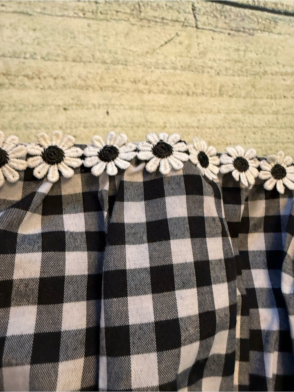 Forever 21 black & white gingham floral detail at chest summer short dress. L - Picture 3 of 7